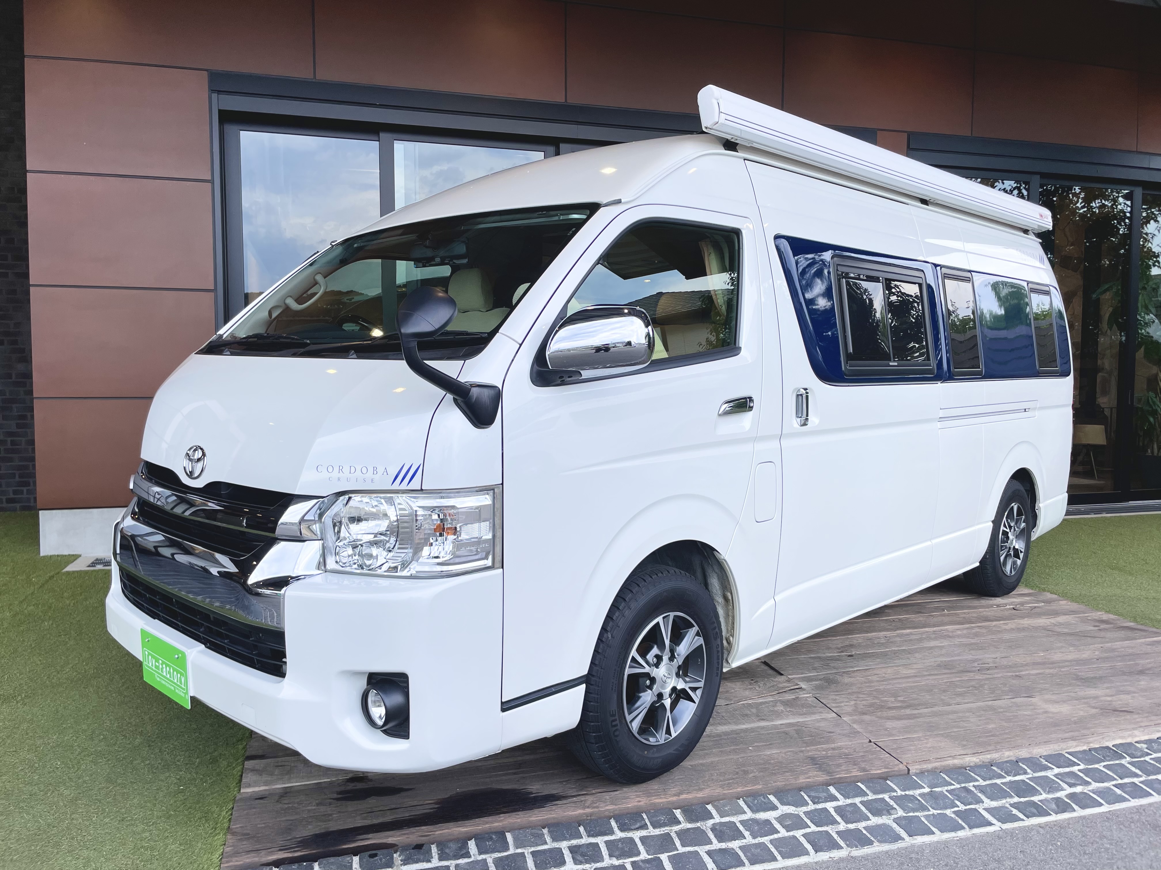 本社 中古車 コルドバクルーズ ４wdガソリン キャンピングカー専門店のトイファクトリー