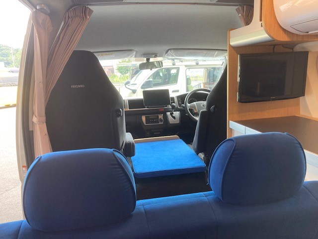 人気オプションのご紹介！ワンちゃんマット♪| キャンピングカー専門店  