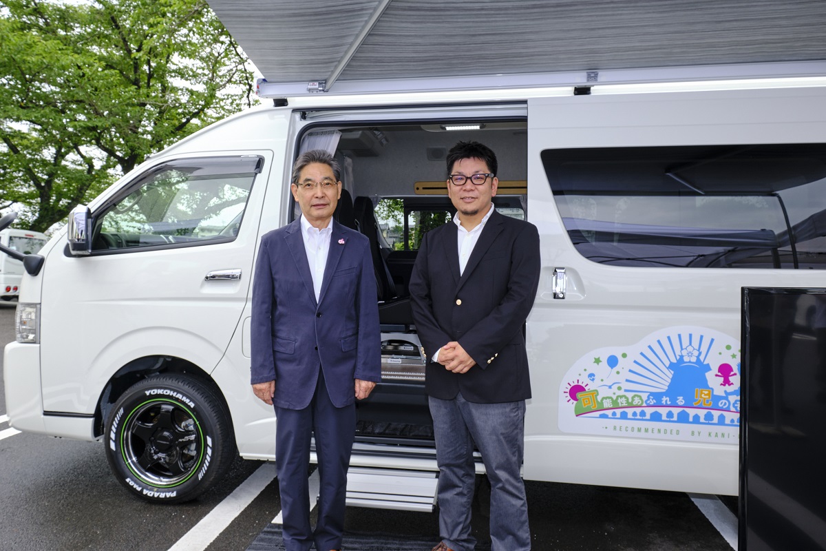 岐阜県可児市に『MARU MOBI』の第一号車を納入。メディア向け記者発表会を開催！